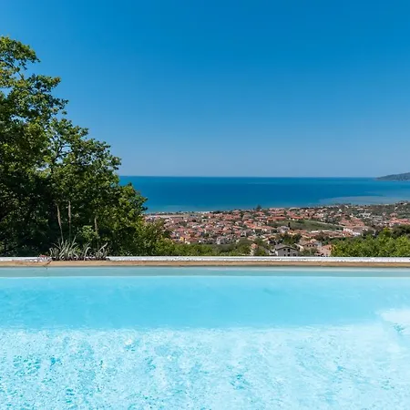 Villa Naima Boutique