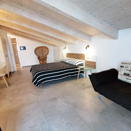 Villa Naima Boutique *