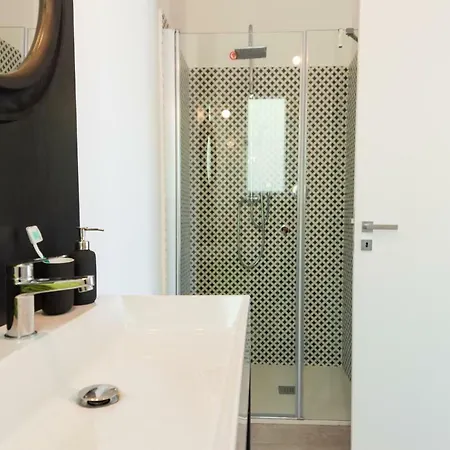 Vila Naima Boutique *